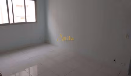 Apto reformado (lado praia, 2 dorms., 1 vaga, Enseada