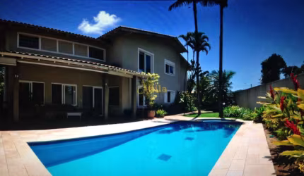 Casa alto padrão, 5 suítes, lazer, Enseada