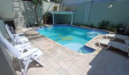 Casa 150mts praia Enseada, 3 dorms., 4 vagas, piscina