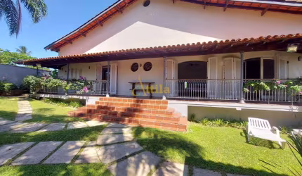 Casa 500mts praia Pernambuco, 4 dorms., jardim, 3 vagas
