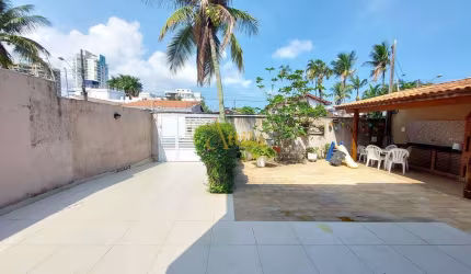 Sobrado 5 dorms., 250mts da praia, região da Brunella