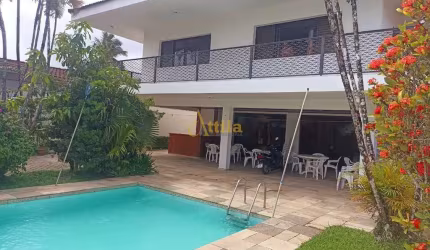 Casa 5 suítes, piscina, 5 vagas, 200mts praia Enseada