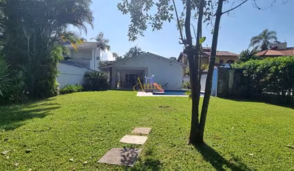 Casa de alto padrão com 4 dormitórios no Módulo 4 - Riviera