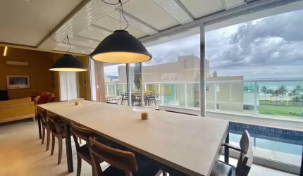 Cobertura de alto padrão com 4 dormitórios e vista para o mar