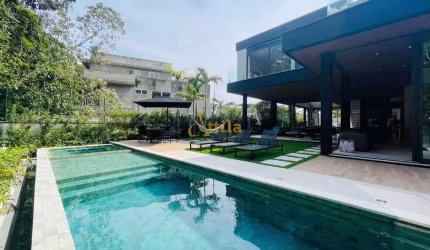 Casa de alto padrão com 5 suítes - Módulo 17