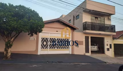 Casa sobrado à venda 5 dormitórios 398m2 - Bairro Vila Sônia - Piracicaba, SP