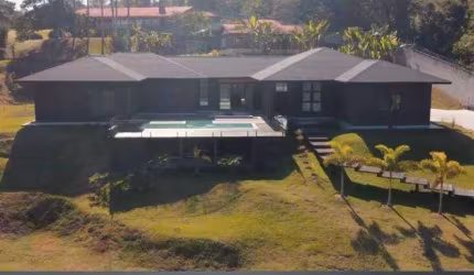 Linda Casa no Condomínio Jardim das Palmeiras em Bragança Paulista SP