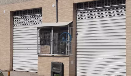 OPORTUNIDADE À VENDA: Ponto Comercial, 130 m², 2 Banheiros com excelente LOCALIZAÇÃO no Bairro Paripe, Salvador/BA