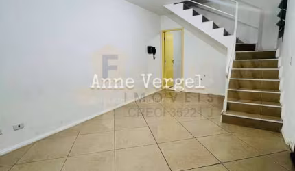 Casa sobrado 2 quartos à venda no Jardim California em Barueri 105m2 com 2 vagas de carro próximo á Rodovia Castello Branco e Alphaville