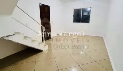 Casa sobrado 2 quartos à venda no Jardim California em Barueri 105m2 com 2 vagas de carro próximo á Rodovia Castello Branco e Alphaville
