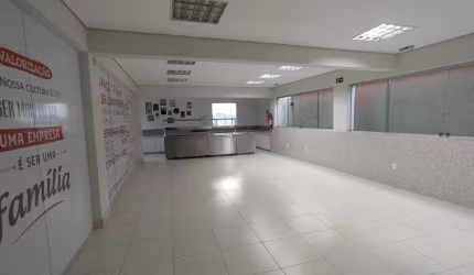 Prédio comercial - 03 andares