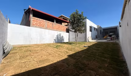 Casa 3 quartos  com vaga para 3 carros e 1 suite - Bairro Tropical - Contagem