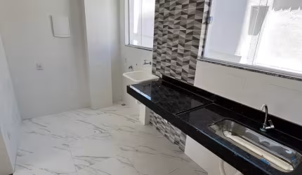 Apartamento com varanda no Bairro Coqueiros