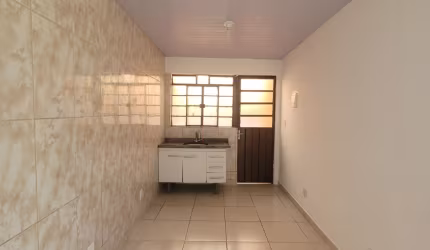 ALUGA-SE BARRACÃO – BAIRRO CAIÇARA  Valor: R$ 850,00