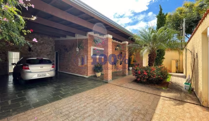 Casa com 4 quartos à venda na Rua Sérgio Zacarias Martini, 54, Parque das Universidades, Campinas, 560 m2 por R$ 1.100.000