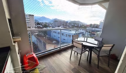 Ubatuba, Centro - Apartamento de 02 quartos sendo 01 suite e área de lazer.