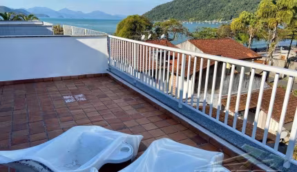 Ubatuba - Itaguá. Lindo apartamento triplex em frente a orla do Itaguá