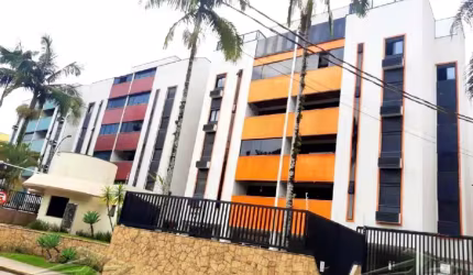 Ubatuba, Tenório - Cobertura duplex, 03 dormitórios (01 suíte), piscina privativa com vista para mar.