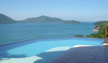 Ubatuba, Condomínio Ponta das Toninhas, Belíssima casa com cinematográfica vista para o mar e Ilha Anchieta