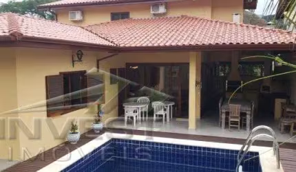 Ubatuba, Horto - Casa 04 dormitórios (03 suíte), condomínio fechado com segurança 24 horas.