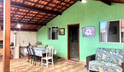 Ubatuba, Taquaral- Casa geminada com 02 quatos sendo 01 suite.