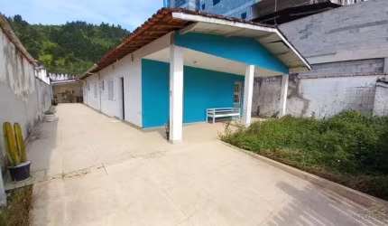 Ubatuba, Toninhas, Casa com 04 dormitórios, ótima localização