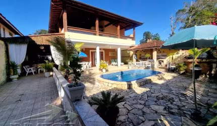 Ubatuba - Ressaca - Linda casa com 6 suites em condomínio