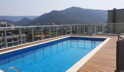 Ubatuba, Centro- Lindo apartamento com 2 suítes, em condomínio com piscina!