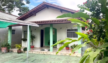 Ubatuba, Estufa - I - Casa com 02 dormitórios (01 suíte), excelente localização.