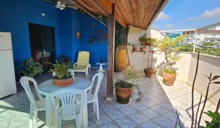 Ubatuba, Itaguá- Cobertura duplex, com 3 dormitórios, sendo 1 suíte em condomínio com piscina!
