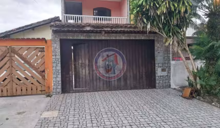 Sobrado com 4 quartos, Vera Cruz, Mongaguá - R$ 450 mil, Cod: 5027-1