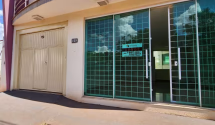Sala comercial com 1 sala à venda na Rua João Vercesi, Zona 06, Maringá, 39 m2 por R$ 195.000