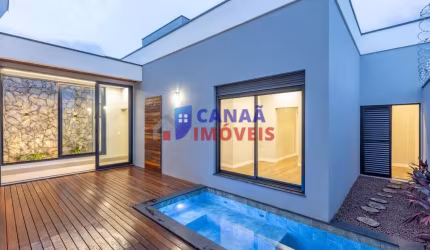 Casa Alto Padrão , 3 suítes! Piscina aquecida! 50% em permuta