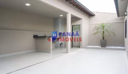 Casa com 3 quartos à venda no Santa Mônica, Uberlândia , 260 m2 por R$ 849.000