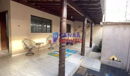 Casa 3 quartos 1 suíte - no coração do bairro Santa Mônica