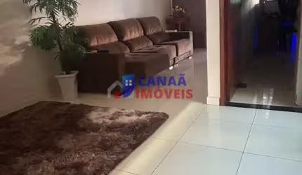 Casa 2 quartos, 1 suíte - bairro Jd Europa