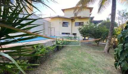 Belíssima casa em Costa Azul