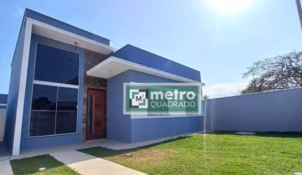 Maravilhosa casa linear com amplo quintal!