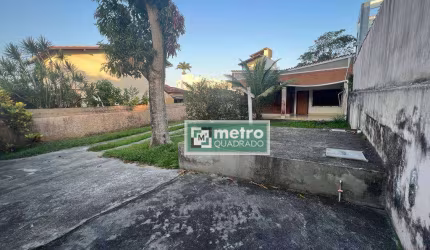 Casa linear de terreno inteiro à venda no bairro Costazul em Rio das Ostras-RJ sendo 3 quartos, sendo 1 suite,1 banheiro social, 1 sala, cozinha, área
