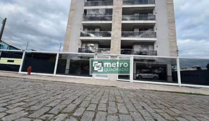 Excelente apartamento de  à venda em Costazul - Rio das Ostras - RJ Apartamento composto por 02 quartos com varanda (sendo 01 suíte), sala ampla, vara