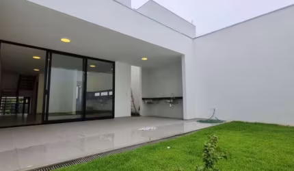 Casa com 3 quartos à venda no Jardim Karaíba, Uberlândia  por R$ 1.020.000
