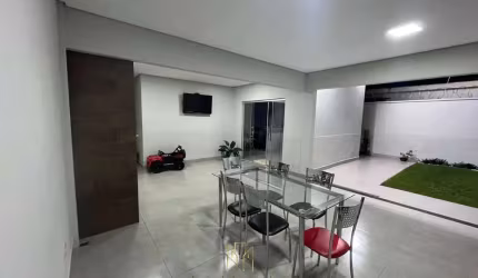 Casa com 3 quartos à venda no Planalto, Uberlândia , 250 m2 por R$ 650.000