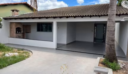 Casa com 3 quartos à venda na Cidade Jardim, Uberlândia , 250 m2 por R$ 630.000