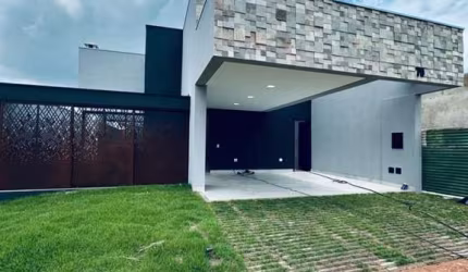 Condomínio Raros: Espaçoso casa  de 3 quartos à venda em Grand Ville, Uberlândia-MG!