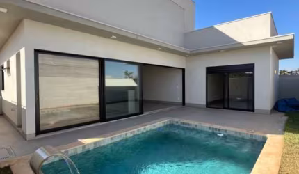 Condomínio Arts: Casa de Luxo de 3 Quartos em Laranjeiras, Uberlândia-MG - 240m², 3 Suítes, 2 Salas, 4 Vagas de Garagem