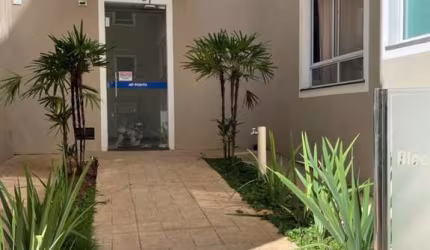 Apartamento à venda em Uberlândia-MG, Bairro Planalto - 2 quartos, 1 sala, 1 banheiro, 1 vaga de garagem, 45m² de área.