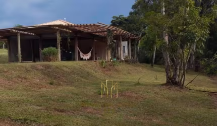 Rancho de Luxo à Venda em Indianópolis-MG: 4 Quartos, 4 Suítes e 5 Banheiros!