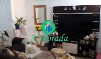 Sobrado distribuído em 04 dormitórios