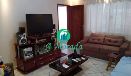 Sobrado com 03 dormitórios