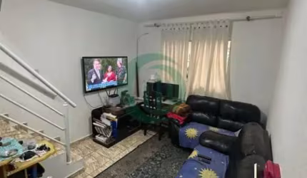 Maravilhoso Sobrado localizado na charmosa Vila Luzita!